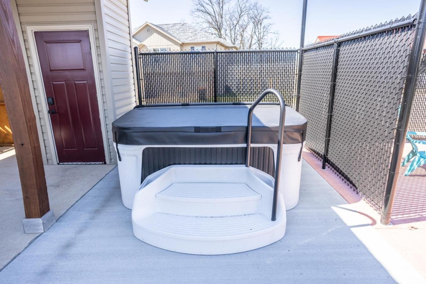 Tiny Home With Hot Tub Near Ft Leonard Wood! Waynesville Exteriér fotografie
